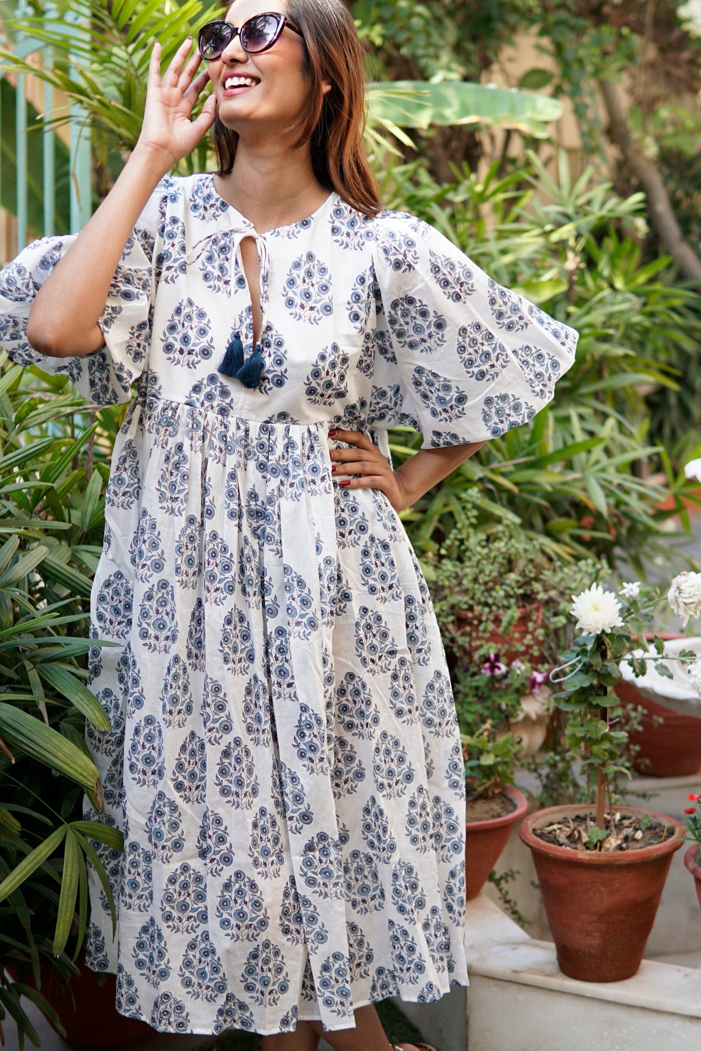 floaty cotton summerdress, blue and white block print sundress, Midi cotton dress with pockets for women. Midi-dress, midi sundress, cotton midi-dress for women. White sundress with pockets. Dummerdress in cotton with pockets. Luxury beachwear dress, Daughters of India midi dress, beach dress