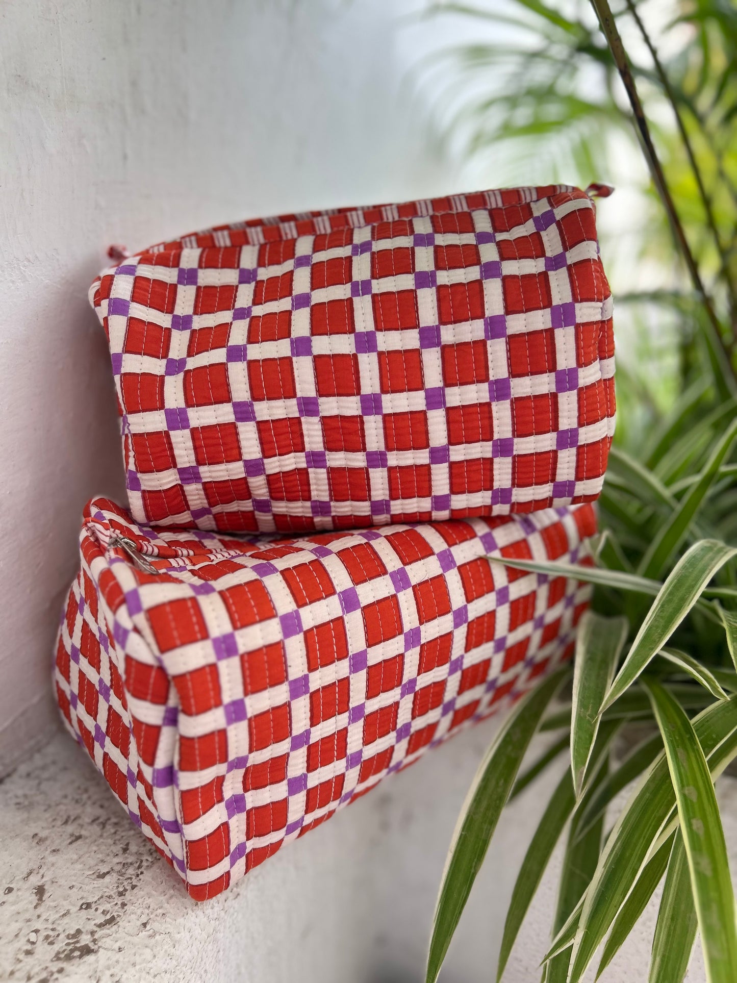 Washbag set. Quilted cotton with waterproof lining