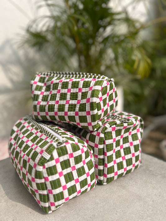 Washbag set. Quilted cotton with waterproof lining
