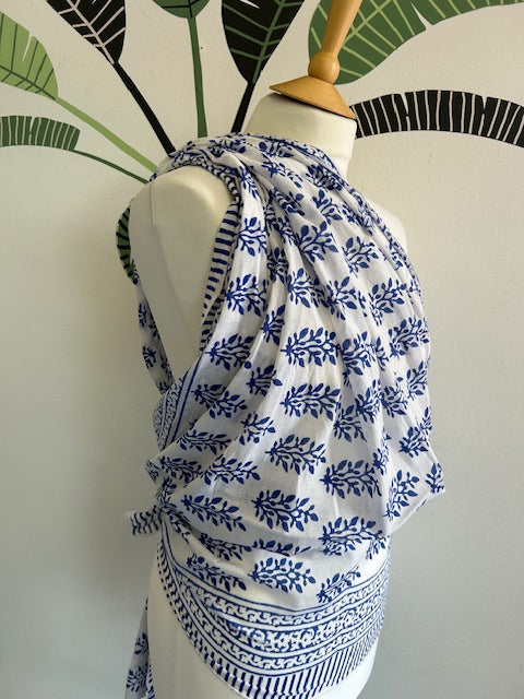Beach pareo, sarong, Blue and white block print cotton sarong