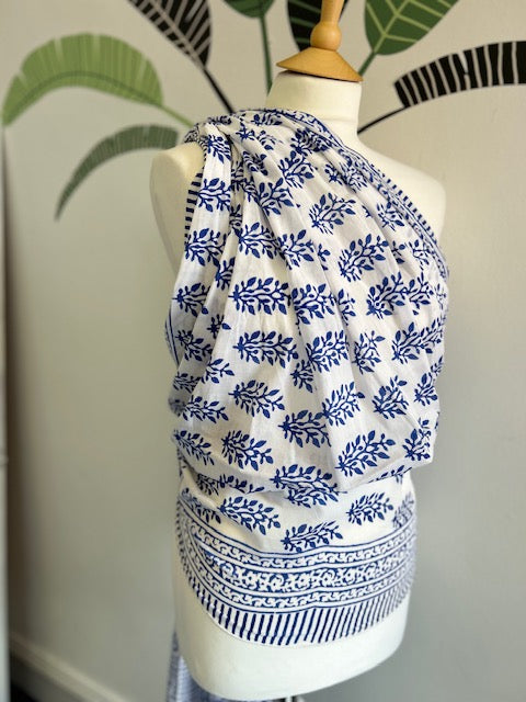 Beach pareo, sarong, Blue and white block print cotton sarong